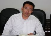 伏军老师在会议上发言